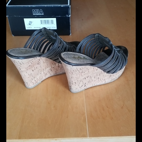 Mia wedge shoes in army green - Picture 3 of 5